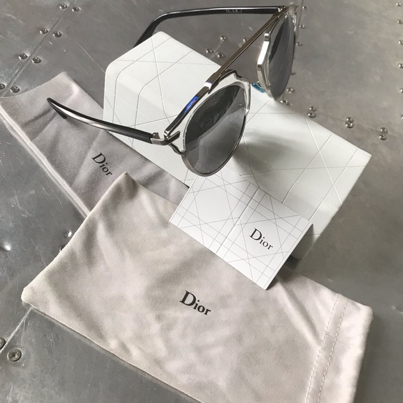 🎉🎊HOST PICK🎊 🎉Dior So Real Mirrored Sunglasses - Picture 4 of 8